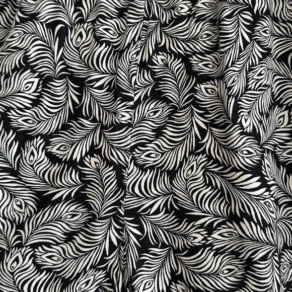 H&M Black and White Feather Print Ankle Pants, Fun Flowy Pants, Size 12 - Picture 9 of 15
